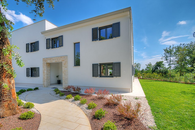 Villa mit privatem Pool, minimalistischem Garten und Whirlpool, Villa Onyx - Istria Sinožići