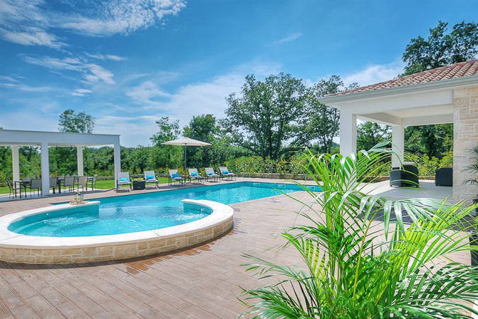 Villa mit privatem Pool, minimalistischem Garten und Whirlpool, Villa Onyx - Istria Sinožići