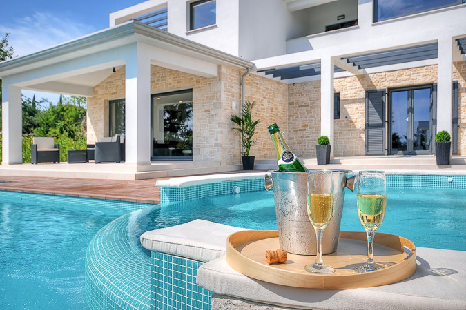 Villa mit privatem Pool, minimalistischem Garten und Whirlpool, Villa Onyx - Istria Sinožići