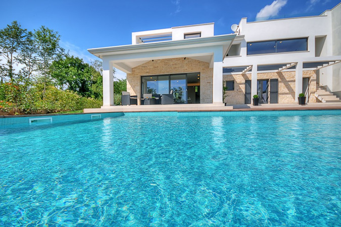 Villa mit privatem Pool, minimalistischem Garten und Whirlpool, Villa Onyx - Istria Sinožići