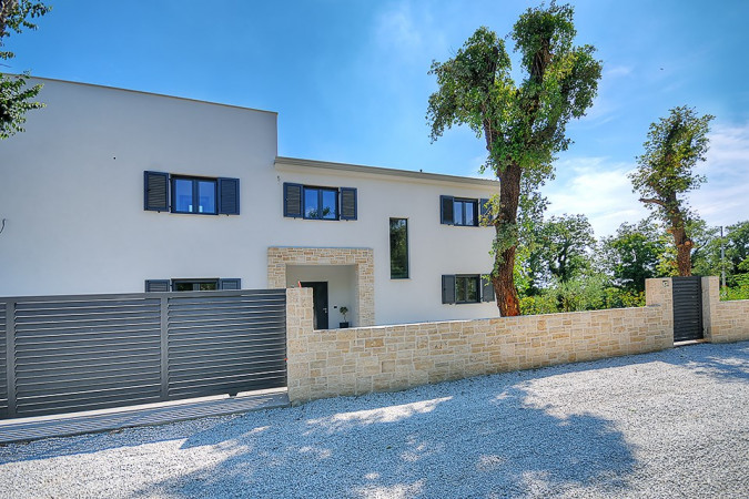 Villa mit privatem Pool, minimalistischem Garten und Whirlpool, Villa Onyx - Istria Sinožići