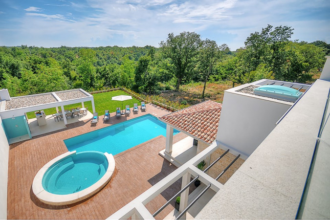 Villa mit privatem Pool, minimalistischem Garten und Whirlpool, Villa Onyx - Istria Sinožići